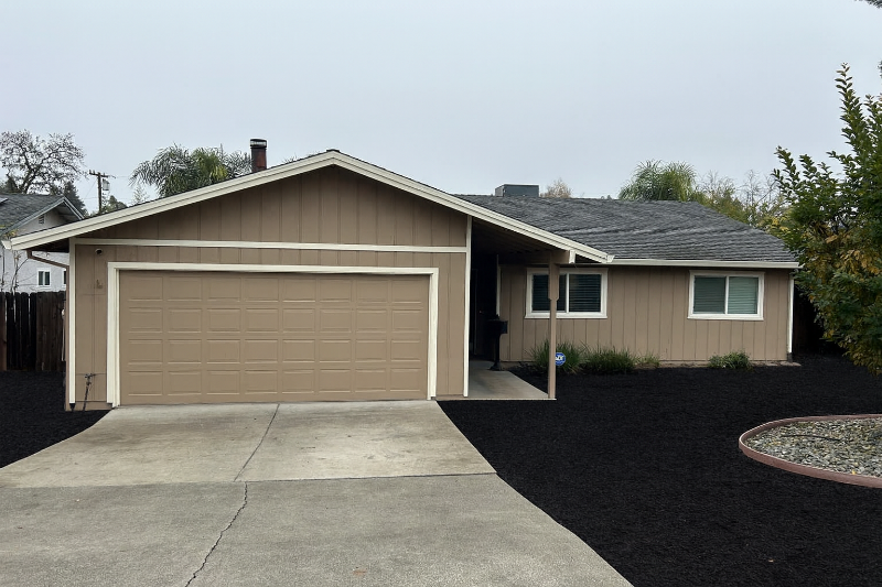 Fair Oaks House: 5200 Roseana Ct