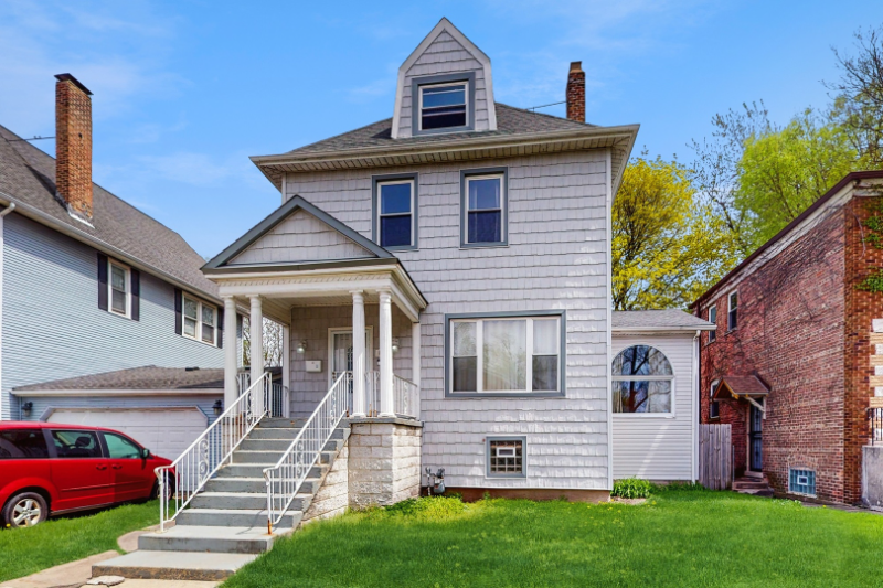 Chicago House: 8211 S Cornell Ave