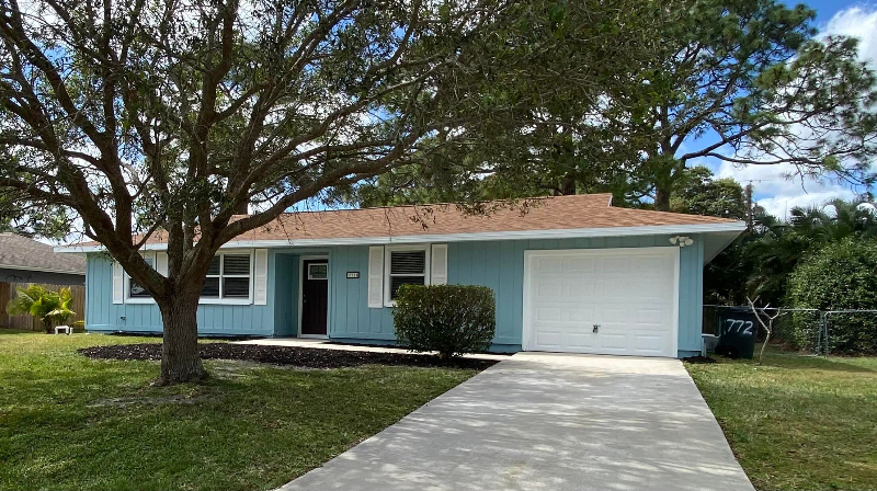 Port Saint Lucie House: 772 NW Virginia St
