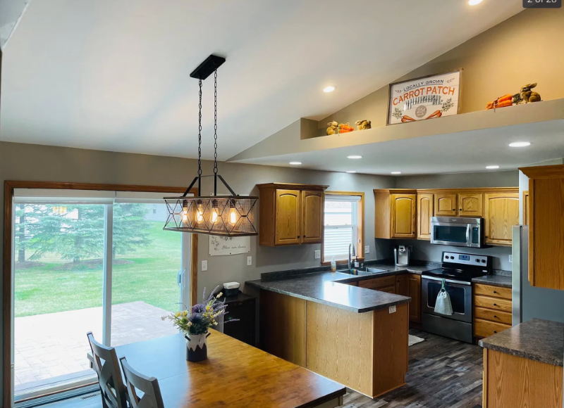 Denmark House: 5451 North Ave