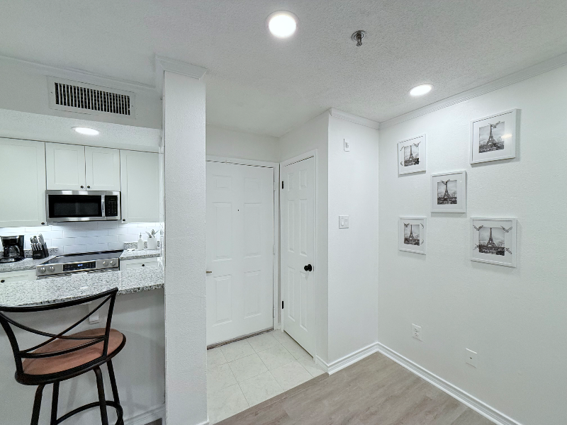 Mc Lean Condo: 1504 Lincoln Way
