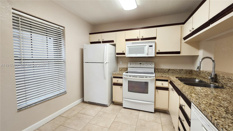 Coral Springs Condo: 2562 NW 89th Drive 2562