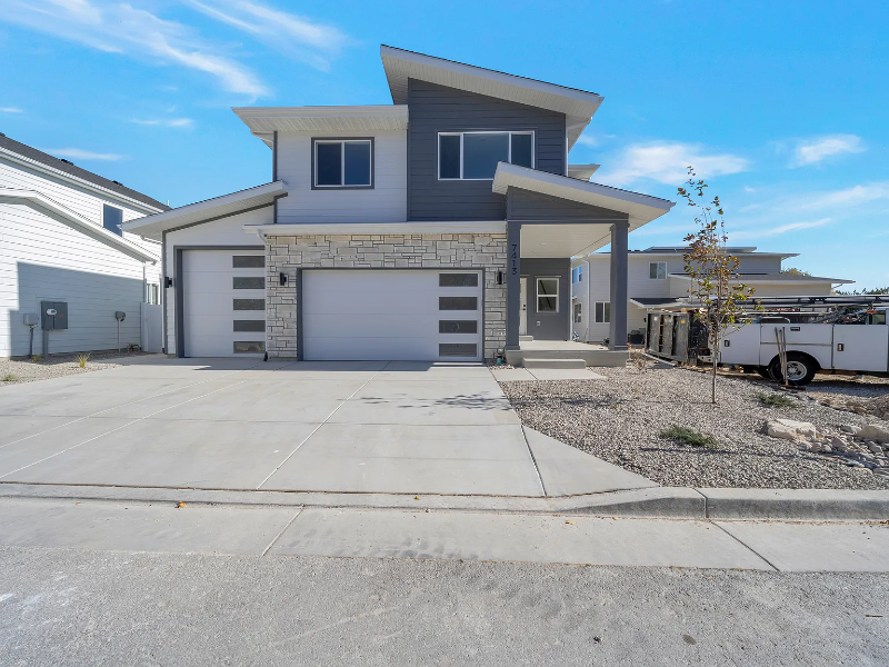 West Jordan House: 7413 S Pearson Park Ct