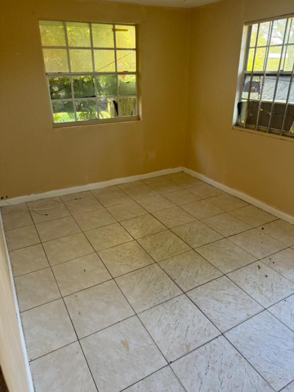 Miami Multiplex: 3724 NW 22nd Ct