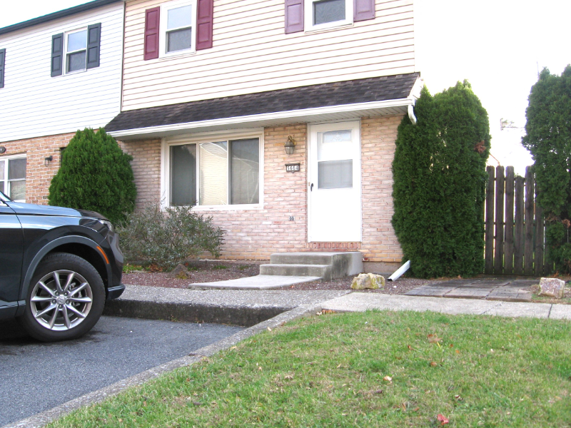Allentown Townhome: 5664 Greens Dr.