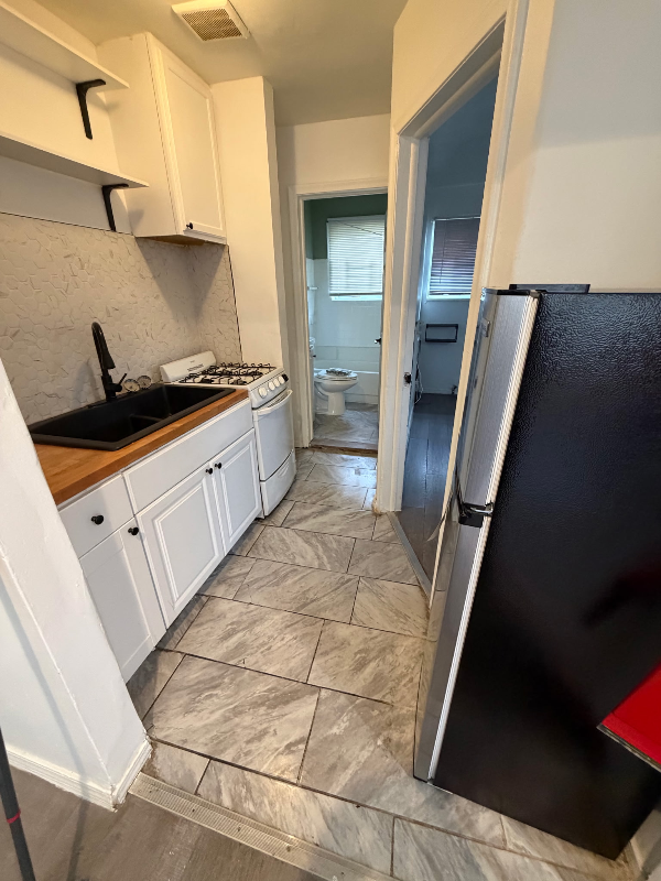 Detroit Multiplex: 15236 Tireman