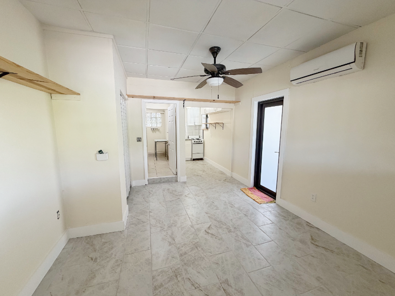 MIAMI Multiplex: 300 SW 77TH CT