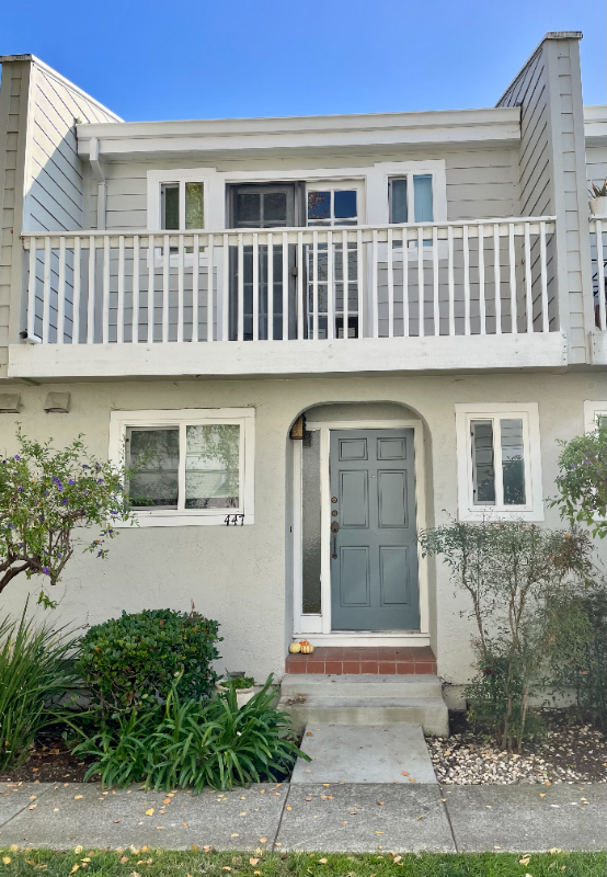 Redwood City Townhome: 447 Oak Ave