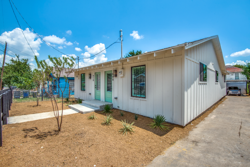 Dallas Multiplex: 410 Lansing St.