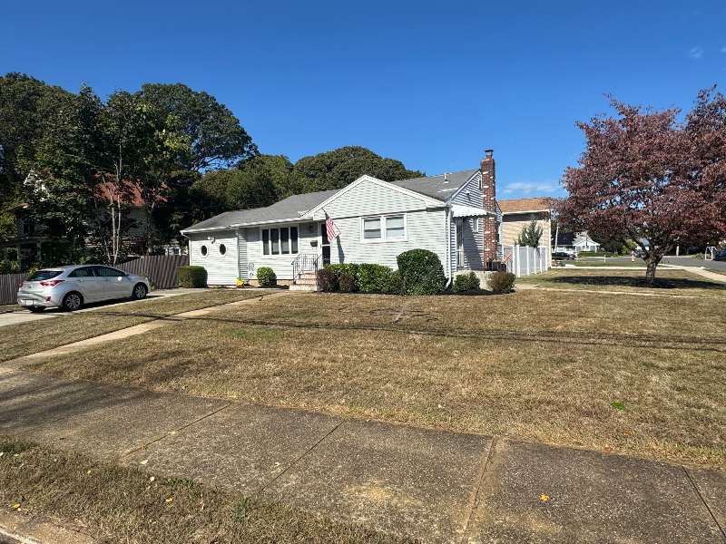 North Babylon House: 1239 August Road