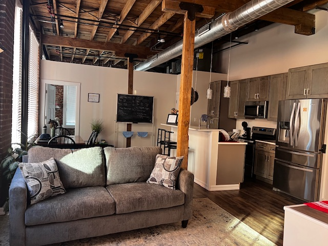 St. Louis Apartment: 212 Morgan, Apt. D