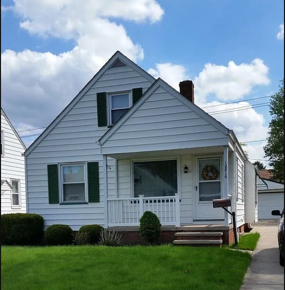 Garfield Heights House: 12816 Oak Park Blvd