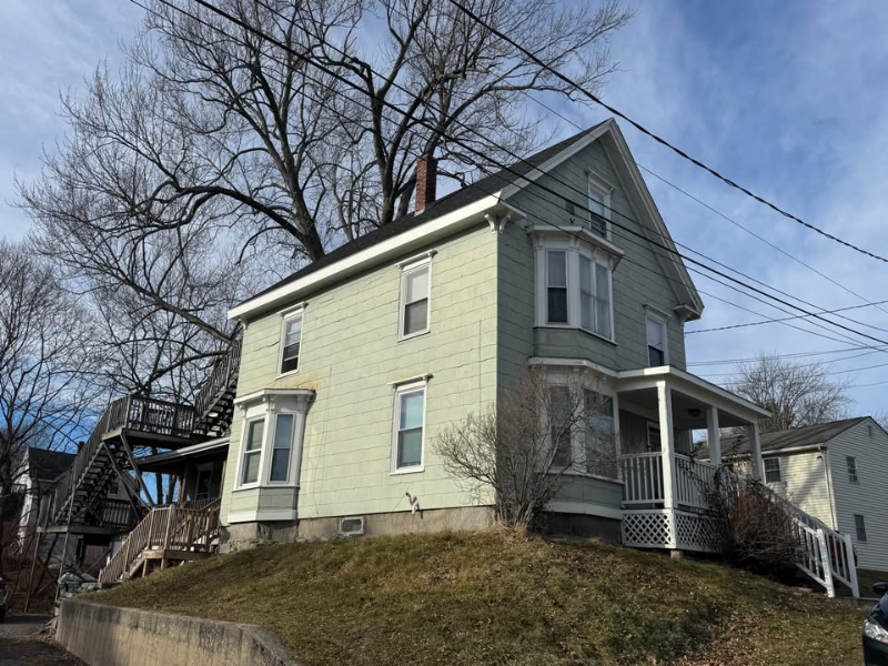 Westbrook House: 16 Mentor St