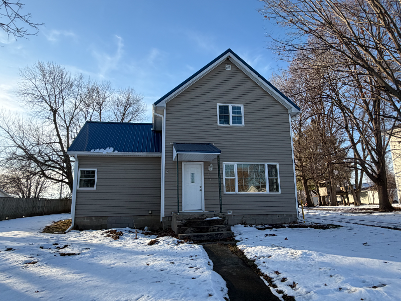 Grinnell House: 321 Main Street