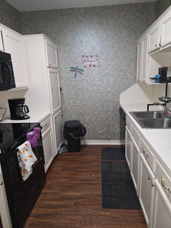 Longview Multiplex: 712 Yorktown