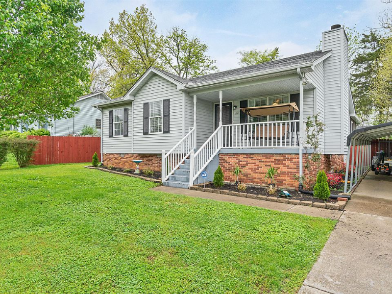 La Vergne House: 793 Summer Hill Ln