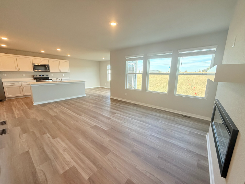 Bennington House: 7809 N 169th St