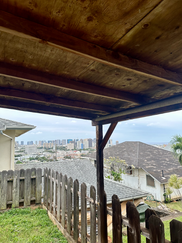 Honolulu House: 1027 Lolena St.