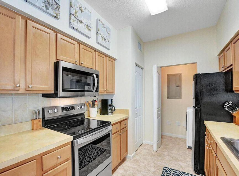 West Palm Beach Condo: 9857 Baywinds Drive 9302