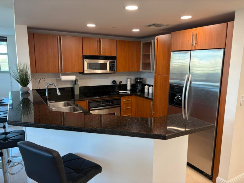 West Palm Beach Condo: 610 Clematis Street