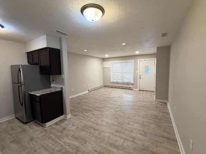 Grinnell Apartment: 1131 Spencer Street