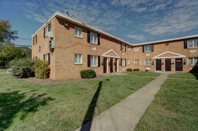 Richmond Apartment: 2104 Phaup St