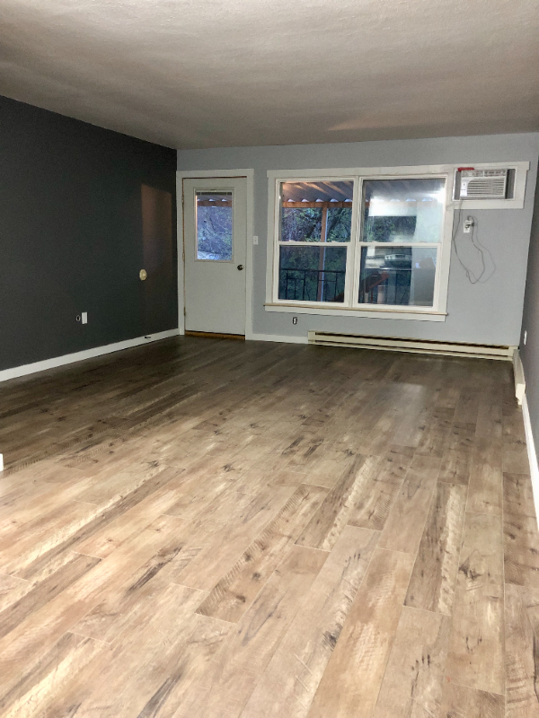 Grinnell Apartment: 1131 Spencer Street