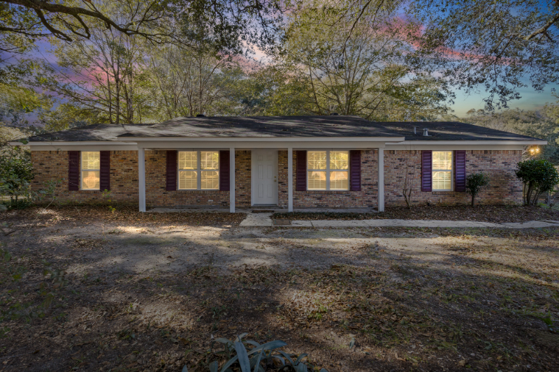 Mobile House: 3281 Woodard Drive