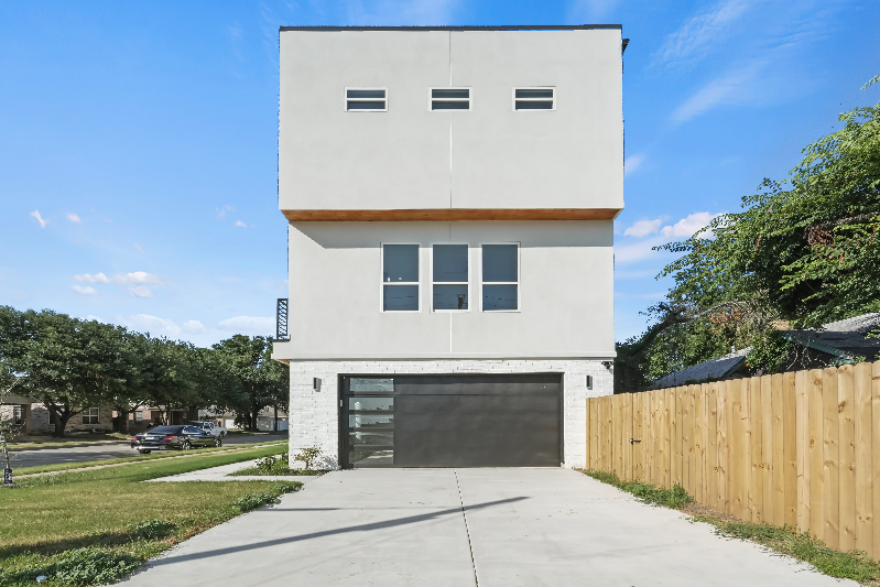 Dallas Townhome: 1404 Hamburg st