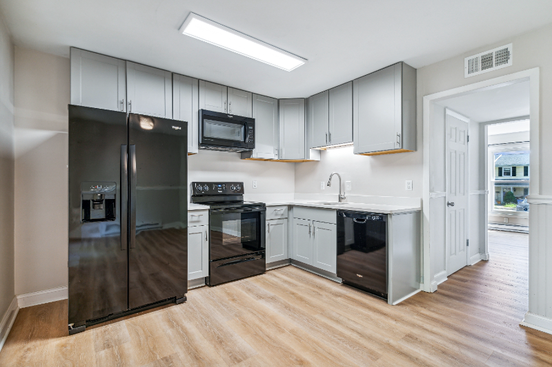 Brunswick Townhome: 119 W Orndorff Drive