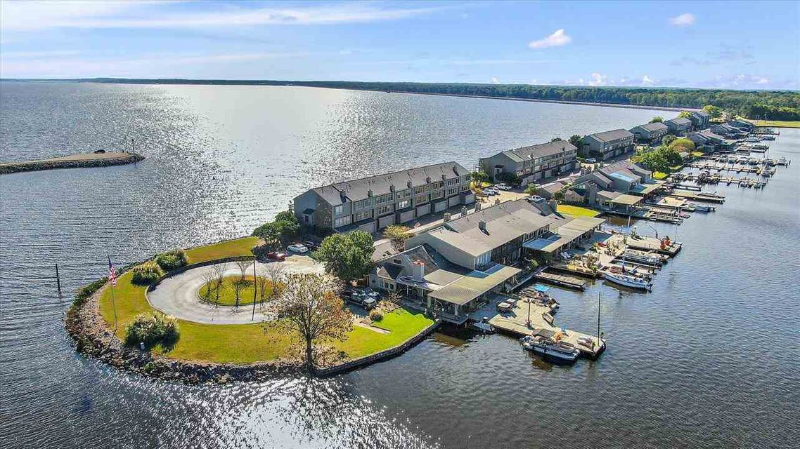 Ridgeland Condo: 126 Breakers Lane