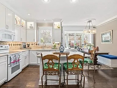 Overland Park House: 8401 W 127th Cir