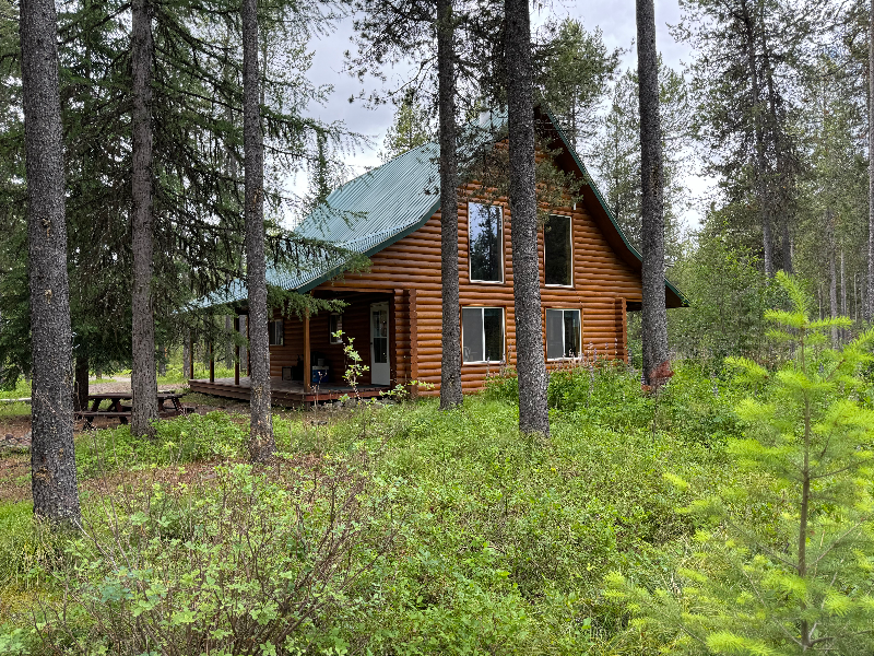 Columbia Falls House: 4769 Smokey Bear Ln