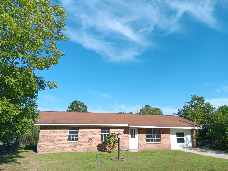 Dothan House: 252 Sanders Rd