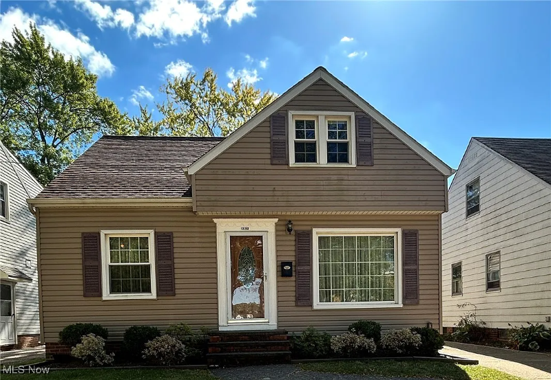 Garfield heights House: 13712 Rockside Rd