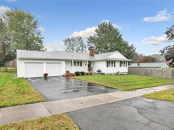 Stratford House: 35 Delwood Rd