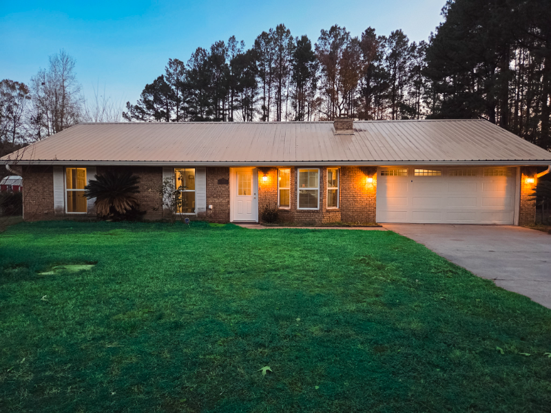 Leesville House: 174 Ramona Dr