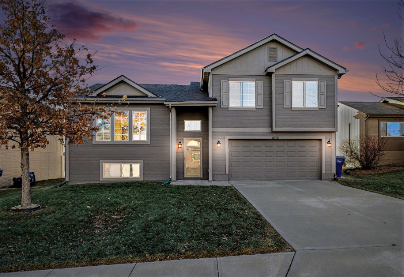 Omaha House: 16431 Cary St