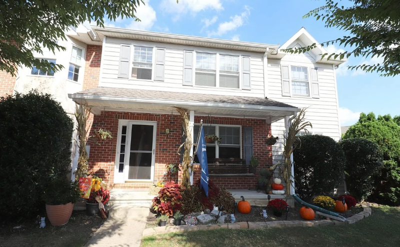 Lititz House: 641 Chickadee Drive