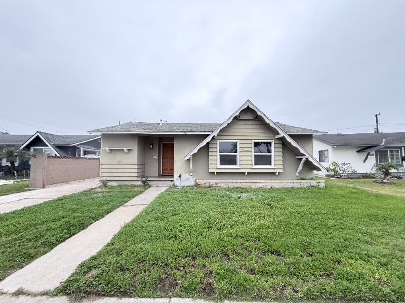 Buena Park House: 7182 El Verano Dr.