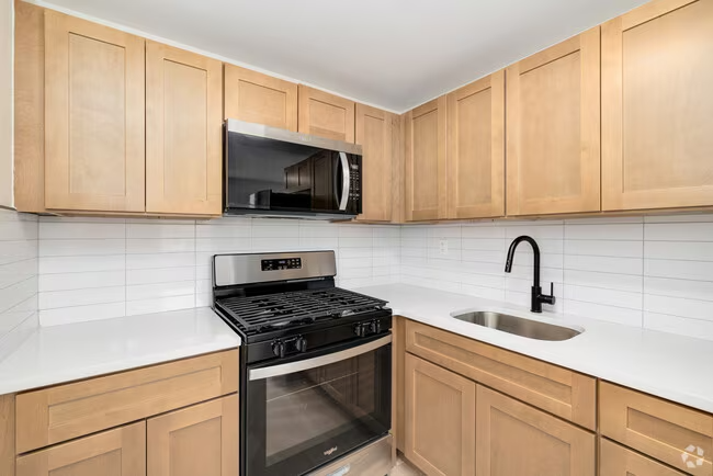 Philadelphia Apartment: 921 Tyson Ave