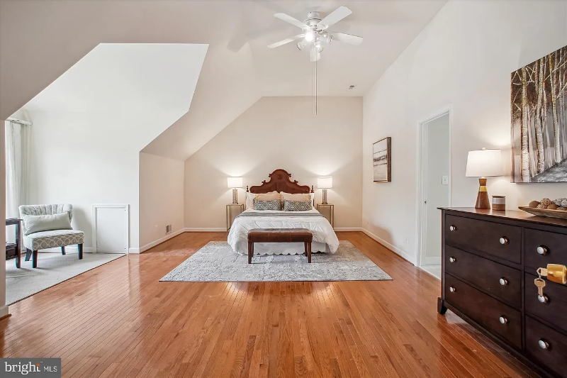 Alexandrha House: 2907 dumas st