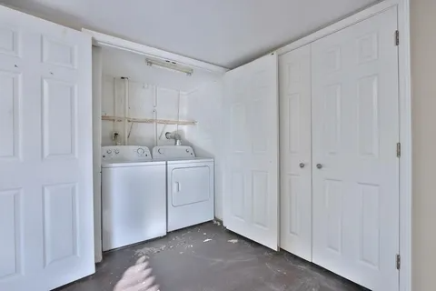 Canton Condo: 110 Jarvis Street