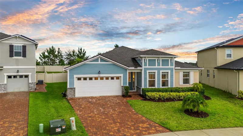 Clermont House: 3336 Jackson Bluff Way