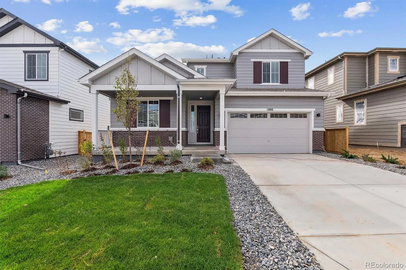 Lafayette House: 1390 Loraine Cir N