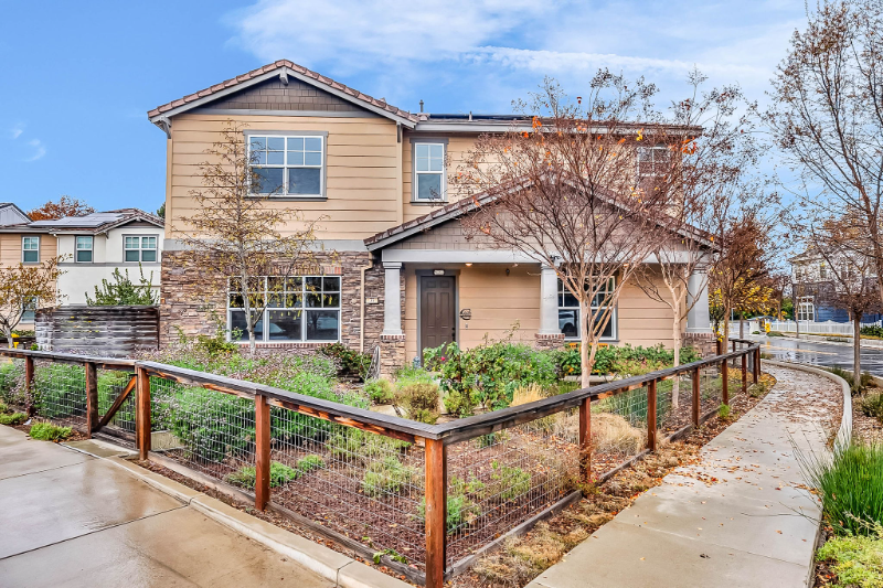 Pleasanton House: 33 Irby Ranch Drive