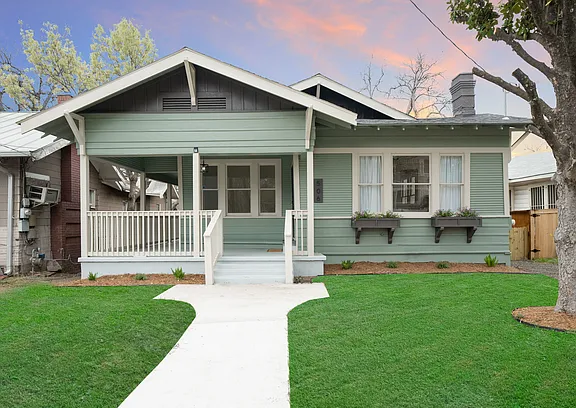 San Antonio House: 506 E Evergreen St,