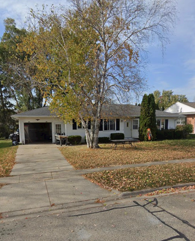 Jefferson House: 229 s Kranz Ave