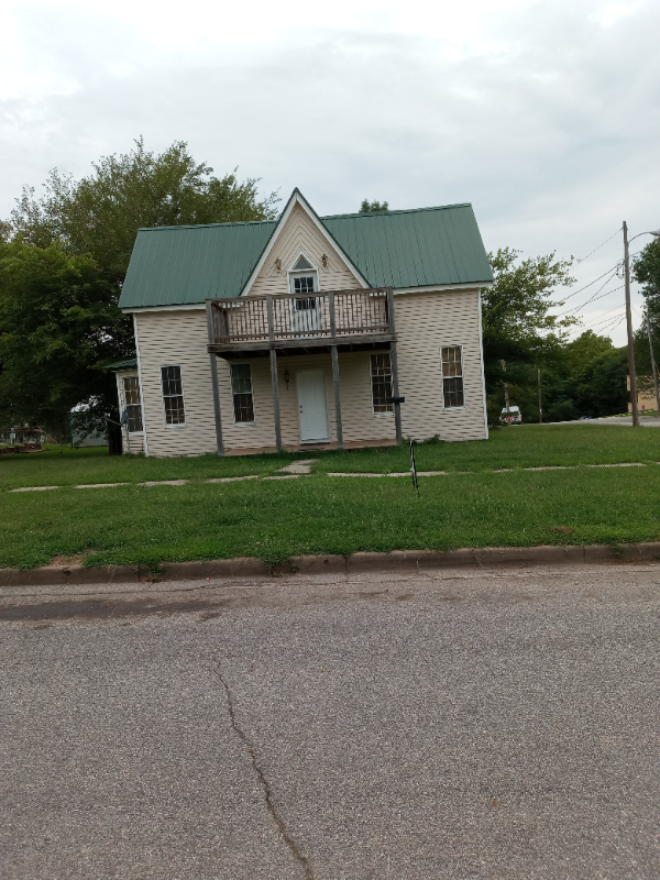 Baxter springs House: 903 Lincoln Ave