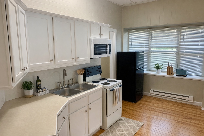 Osceola Apartment: 105 3rd Ave